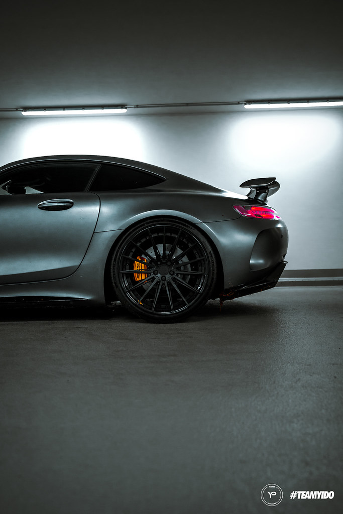 MERCEDES-BENZ AMG GTR